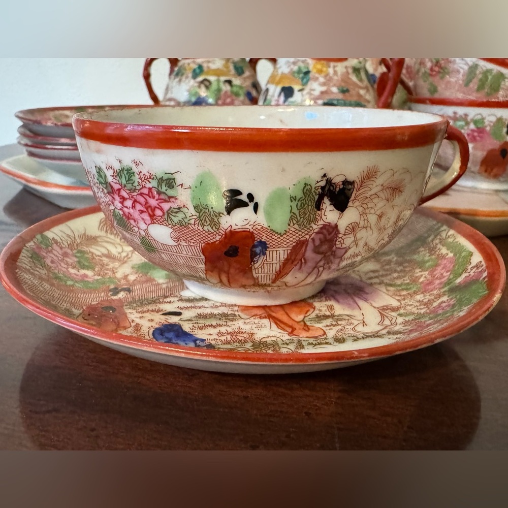 Vintage Japanese Porcelain Tea Set – Hand-Painted Geisha - Picture 9 of 13